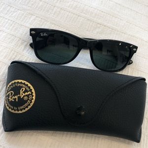 RayBan Wayfarer Women’s